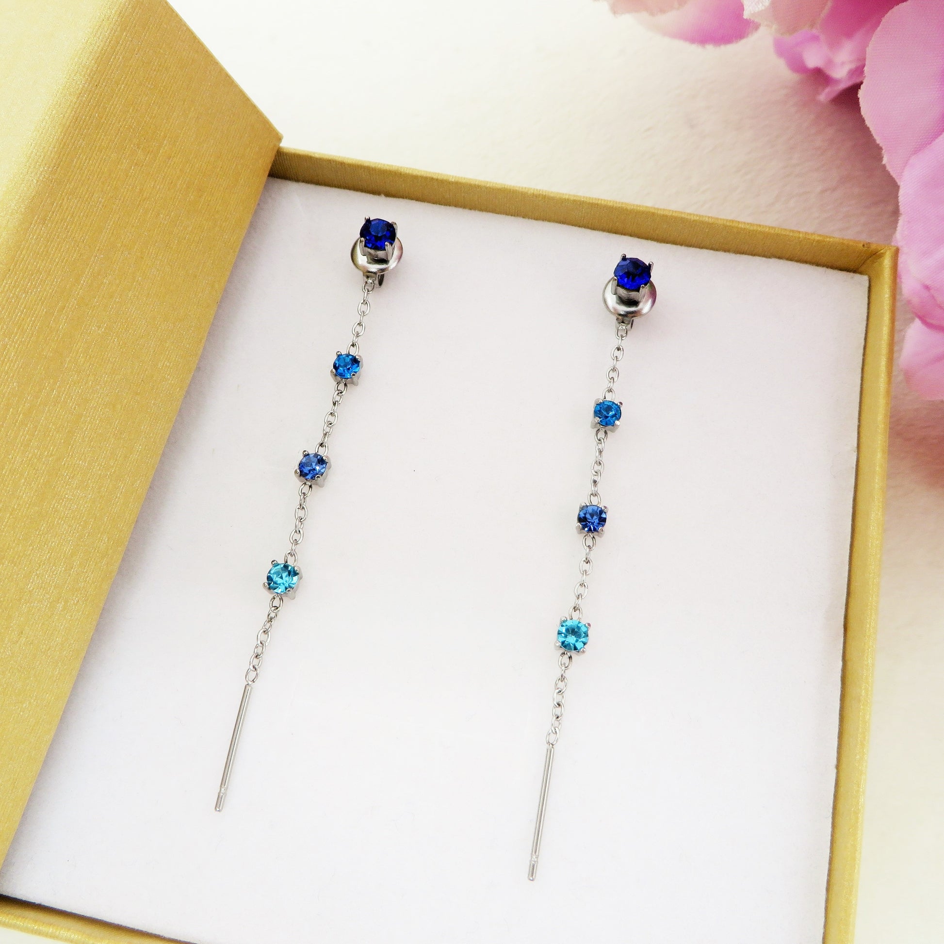 PHNIBIRD Orecchini Acciaio Inossidabile da Donna di Pendenti Ipoallergenici in Acciaio Inox Orecchini Lunghi con Pompon Scuotere per Gioielli da sposa PHNIBIRD Orecchini Acciaio Inossidabile da Donna di Pendenti Ipoallergenici in Acciaio Inox Orecchini Lunghi con Pompon Scuotere per Gioielli da sposa