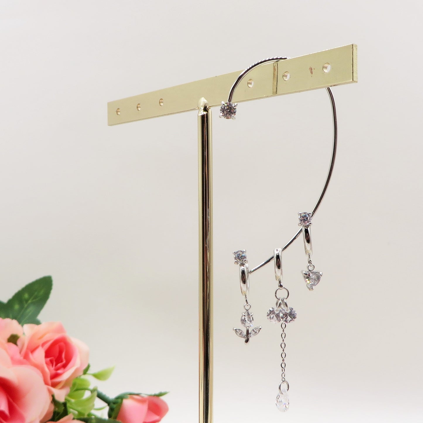 TULIP EARCUFF ~ ACCIAIO Inossidabile orecchino integrale SENZA FORI con fiori e cubic zirconia
