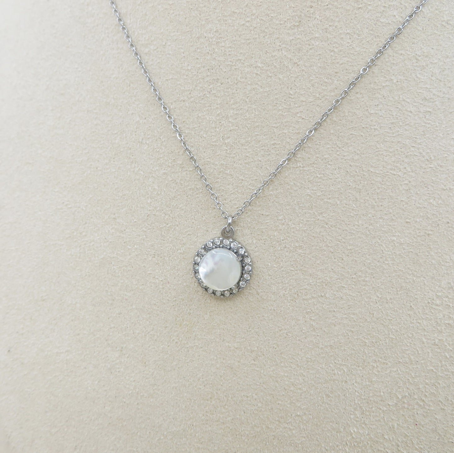 ELARA ~ ARGENTO 925 ~ Collana con solitario in madreperla naturale opale + cubic zirconia AAA