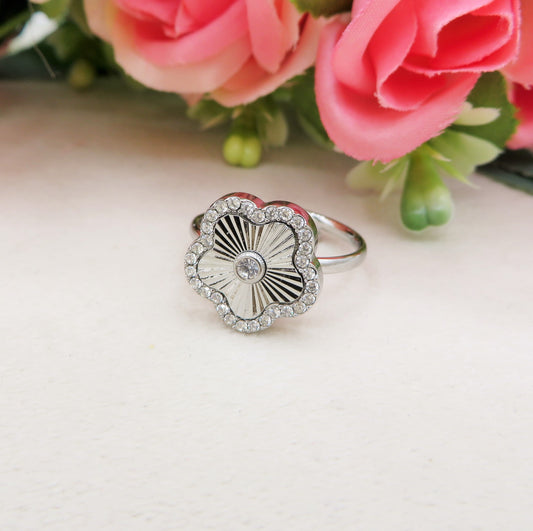 Faye ~𝑫𝒓𝒆𝒂𝒎𝒚 ring ~ Engraved Stainless Steel