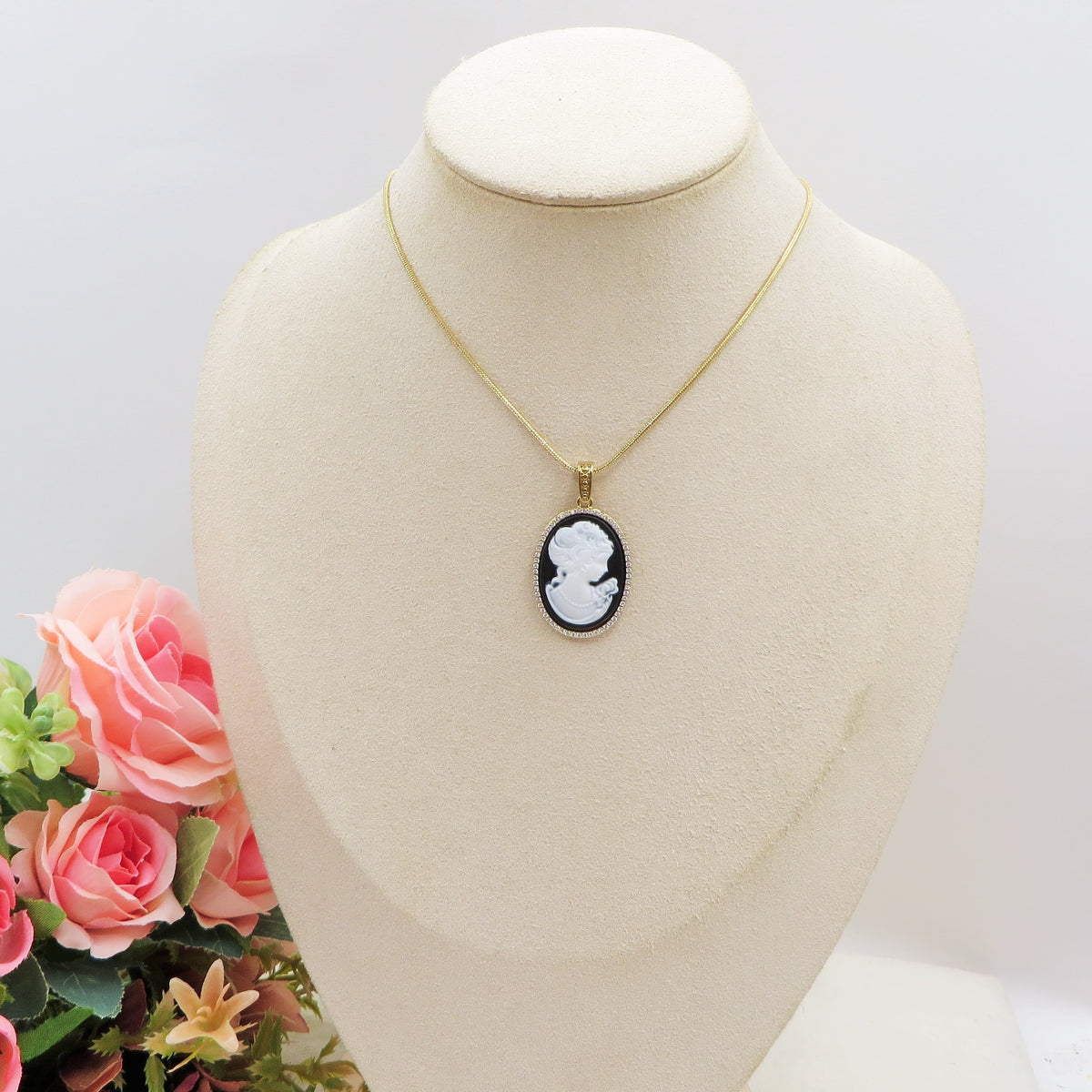 VERSAILLES LUXE Collana Pendente con CAMMEO - ACCIAIO INOSSIDABILE e Cubic Zirconia