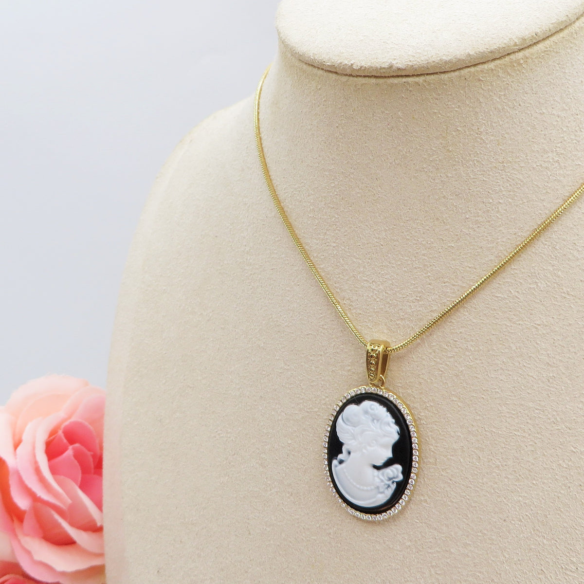 VERSAILLES LUXE Collana Pendente con CAMMEO - ACCIAIO INOSSIDABILE e Cubic Zirconia