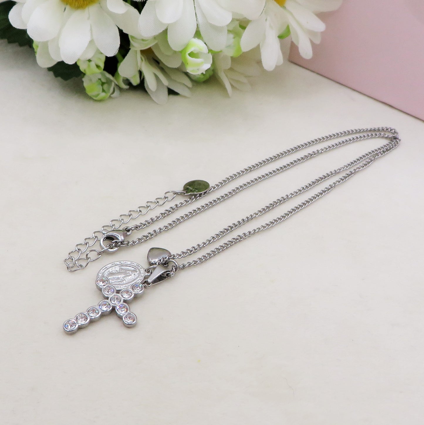 HOLY ~ ACCIAIO INOSSIDABILE - Collana  con pendenti sacri, croce, madonnina e cuore bombè