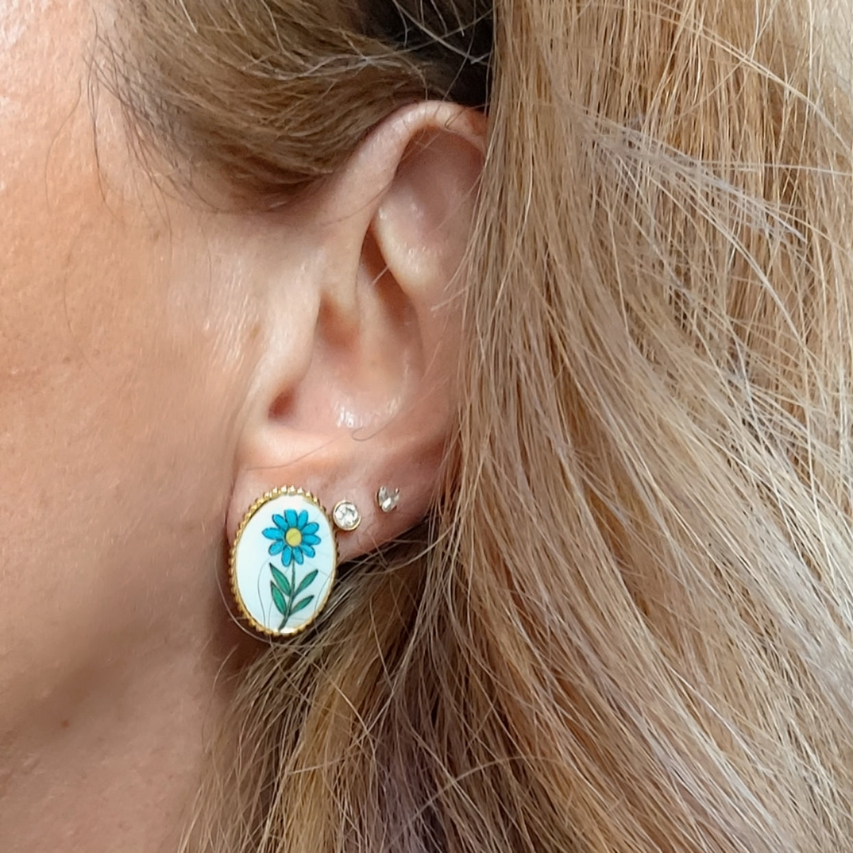 MATHILDE Orecchini a bottone con fiore vintage - Acciaio Inossidabile