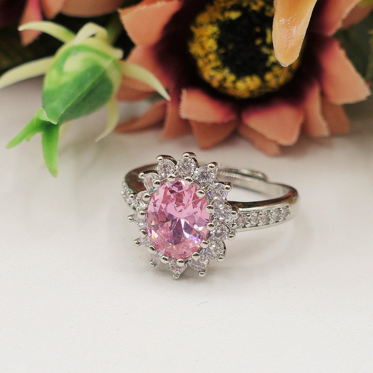 KATE ~ large ~ Anello regolabile con cubic zirconia a forma di OVALE