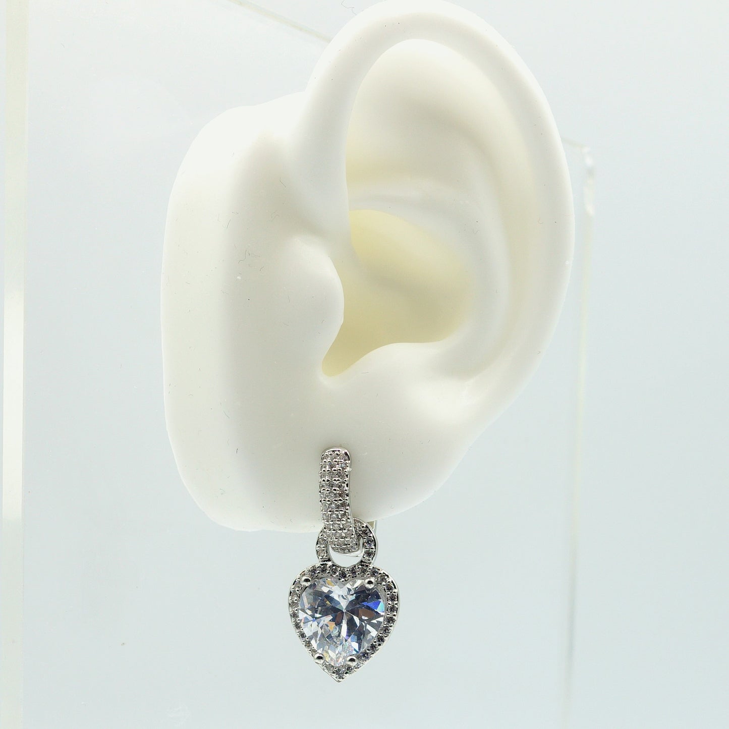 AURORA HOOPS ~ Orecchini mini cerchi zirconati FULL in Cubic Zirconia a forma di cuore