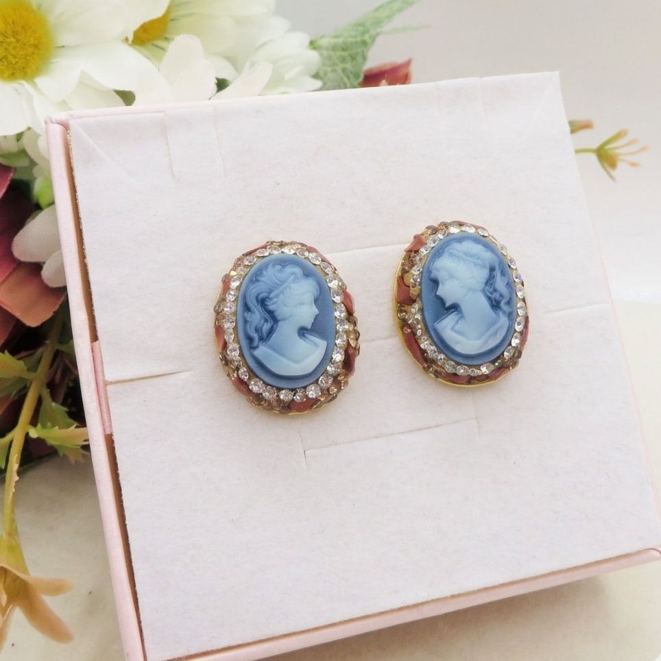 VERSAILLES - Orecchini bottone con cammeo, pietre naturali e Cubic Zirconia