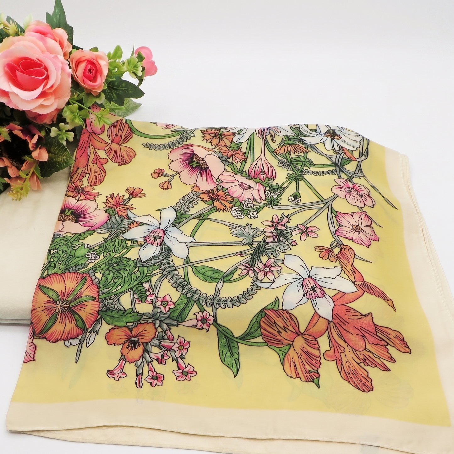 ICONIC SQUARE ~ Foulard 70x70