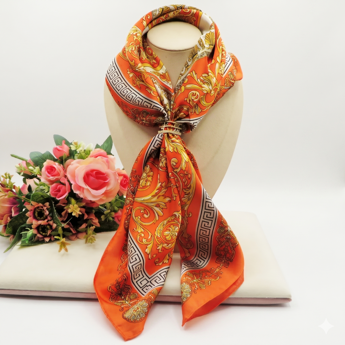 ICONIC SQUARE ~ Foulard 70x70