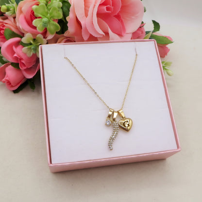 LUCKY CRYSTAL CHARMS ~ ACCIAIO INOSSIDABILE - Collana con ciondoli, cornetto zirconato, solitario e cuore bombè + incisione personalizzata