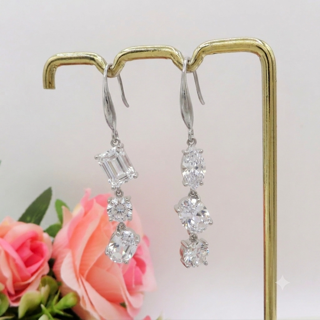 MERMAID - Orecchini in ACCIAIO INOSSIDABILE a monachella con cubic zirconia