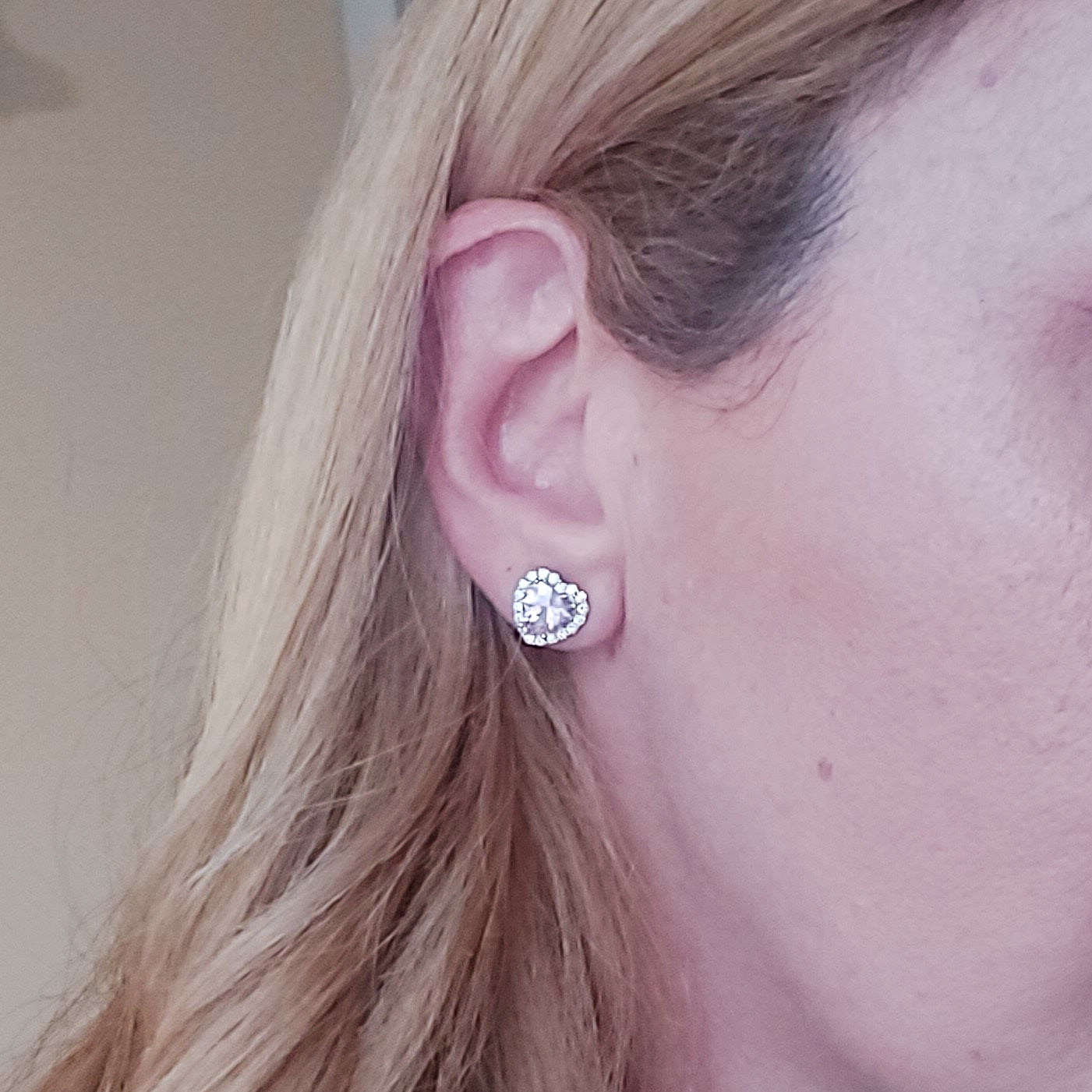 DIANA ~Orecchini a bottone con cubic zirconia a forma di cuore