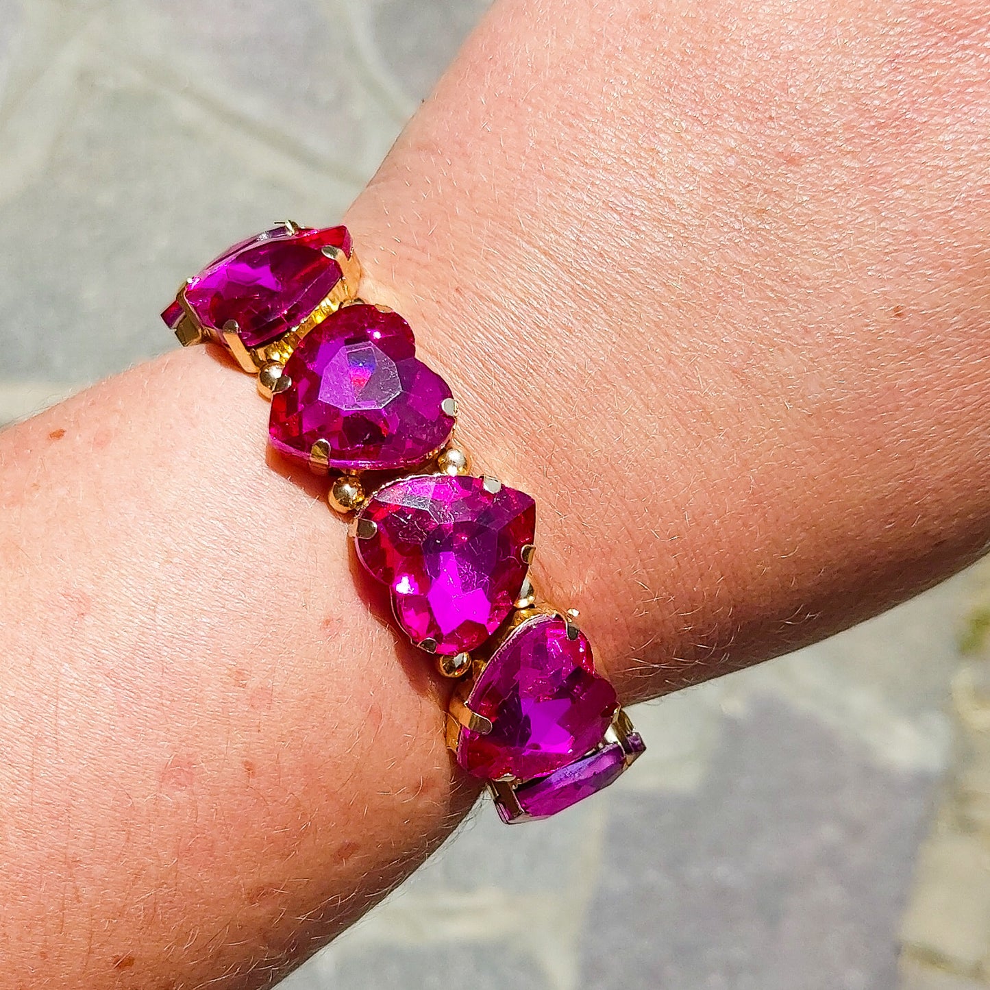 LUCE HEARTS- -Bracciale elasticizzato con pietre a cuore sfaccettate