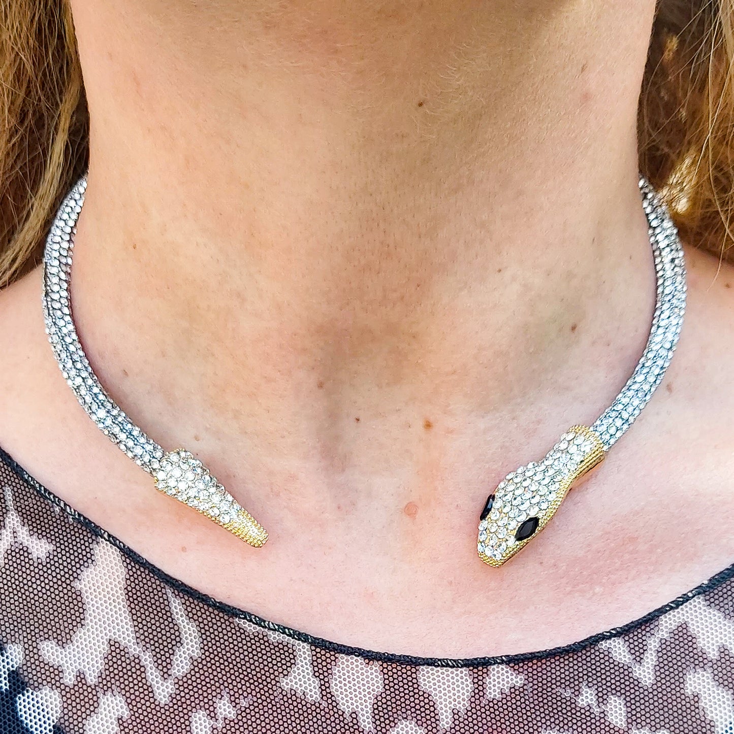 KAA CHOKER ~ Girocollo snodato a serpente con cubic zirconia