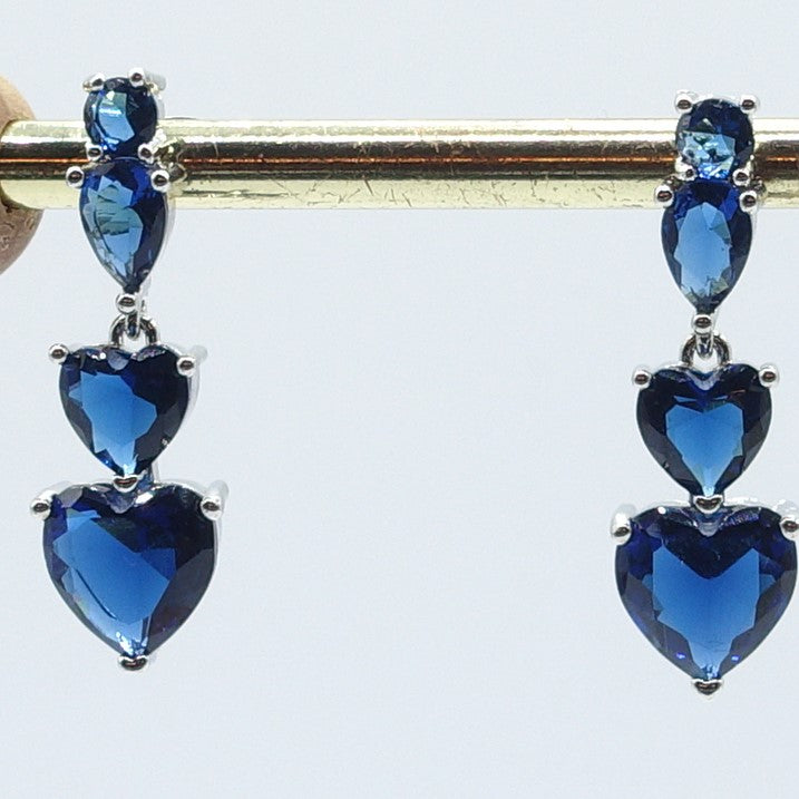 CHERIE - tiny - Orecchini pendenti in cubic zirconia a forma di cuore