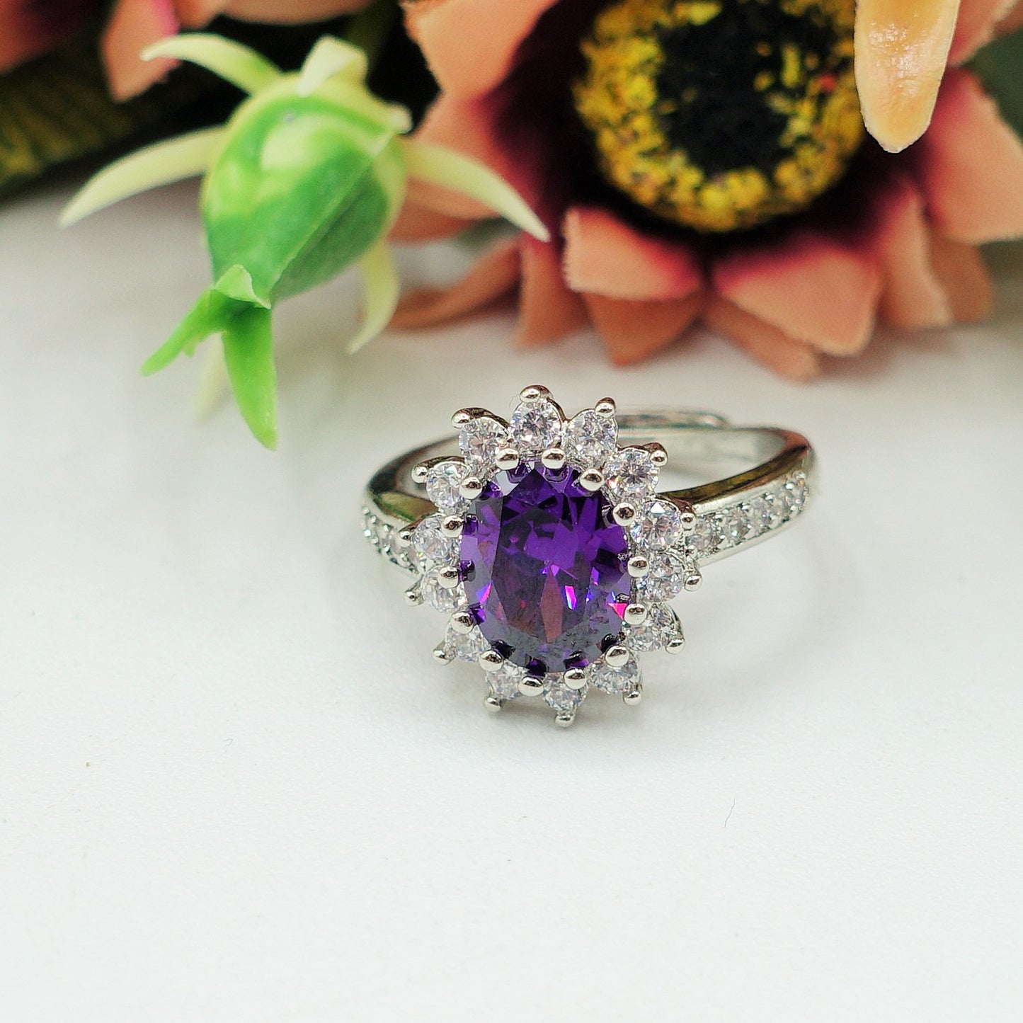 KATE ~ large ~ Anello regolabile con cubic zirconia a forma di OVALE