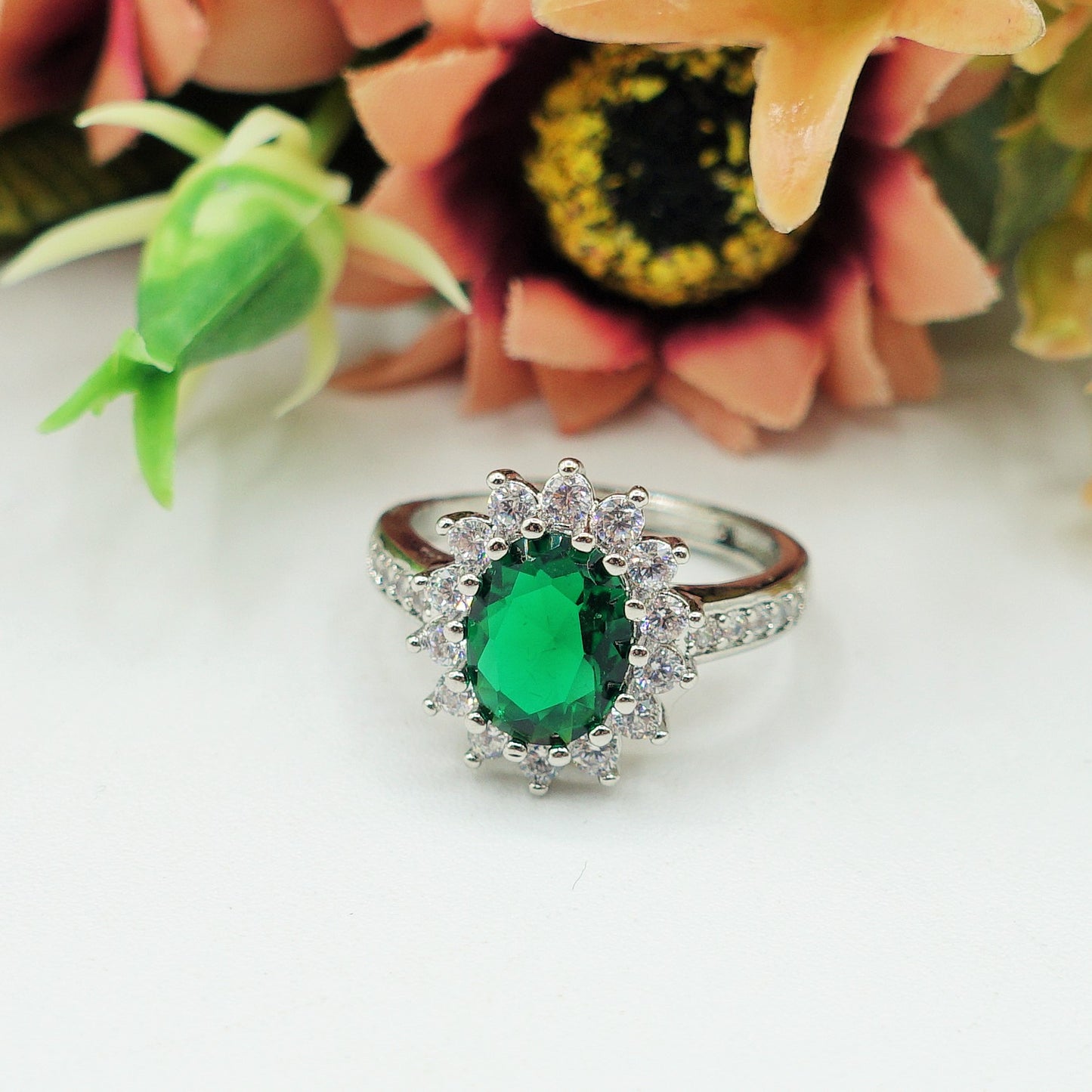KATE ~ large ~ Anello regolabile con cubic zirconia a forma di OVALE