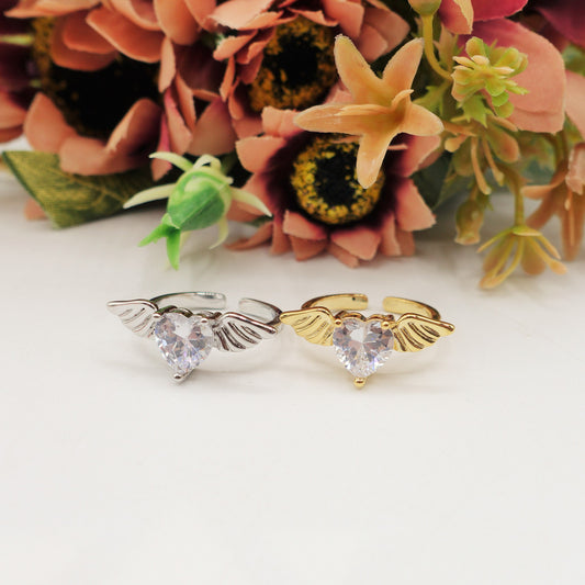 ANGEL ~ Anello regolabile con cuore alato e cubic zirconia a forma di cuore