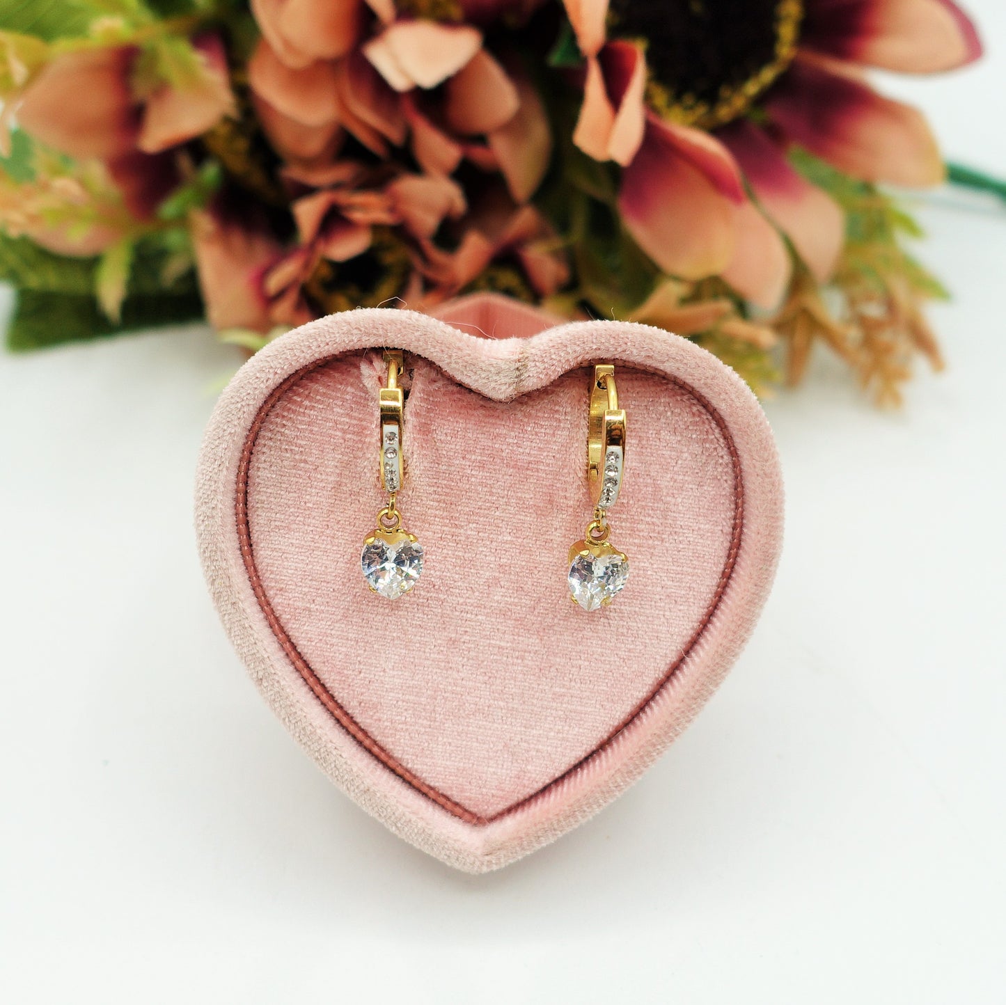 ASTRID - ACCIAIO INOSSIDABILE ~ Orecchini cerchio e pendente cuore in cubic zirconia