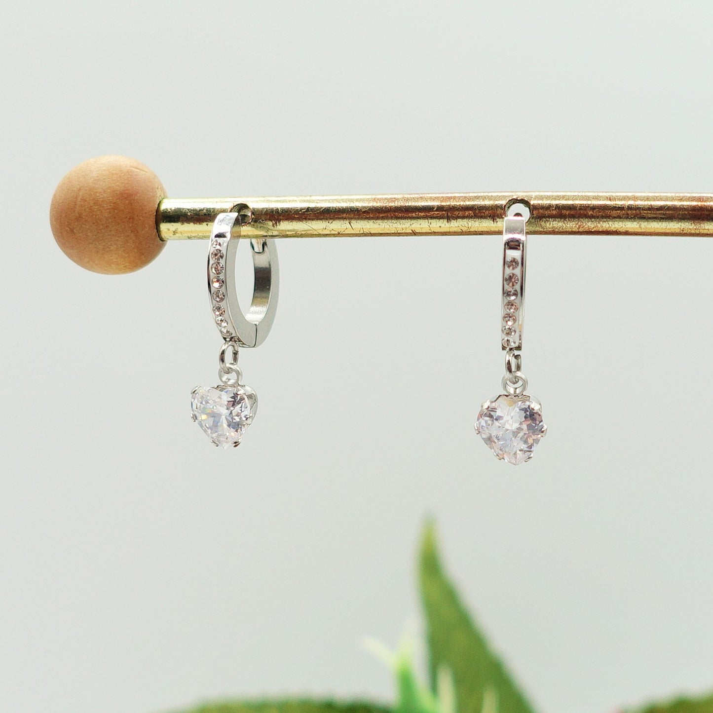ASTRID - ACCIAIO INOSSIDABILE ~ Orecchini cerchio e pendente cuore in cubic zirconia