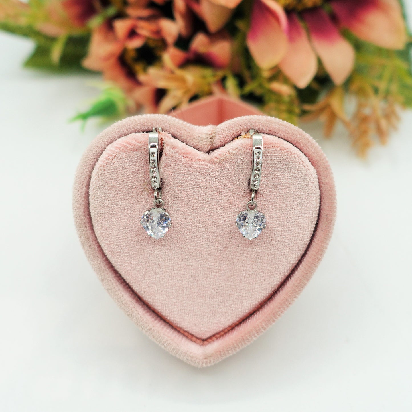 ASTRID - ACCIAIO INOSSIDABILE ~ Orecchini cerchio e pendente cuore in cubic zirconia
