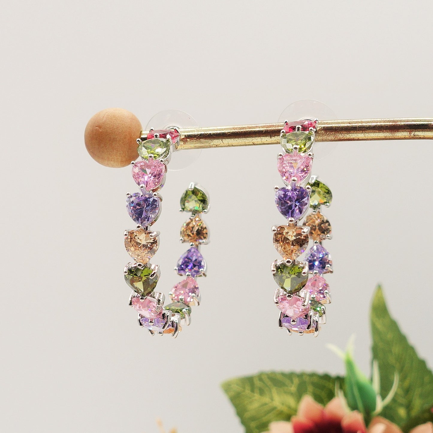 CHERIE RAINBOW - Big hoops xl- orecchini a cerchio con cubic zirconia a forma di cuore