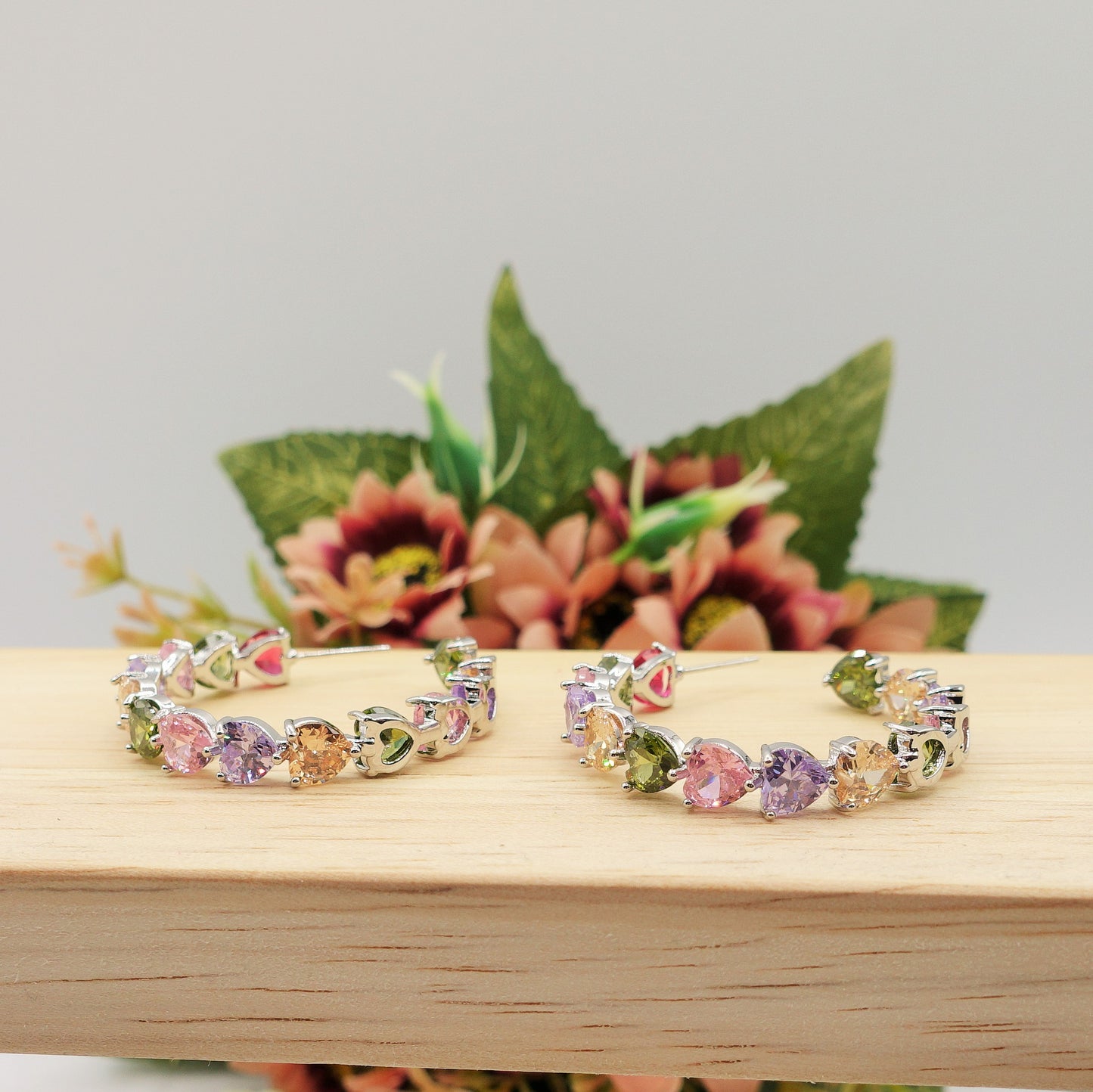 CHERIE RAINBOW - Big hoops xl- orecchini a cerchio con cubic zirconia a forma di cuore
