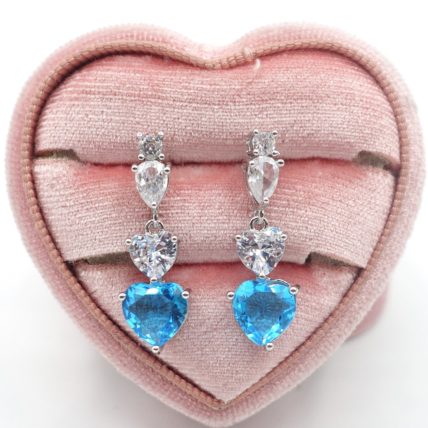 CHERIE - tiny - Orecchini pendenti in cubic zirconia a forma di cuore