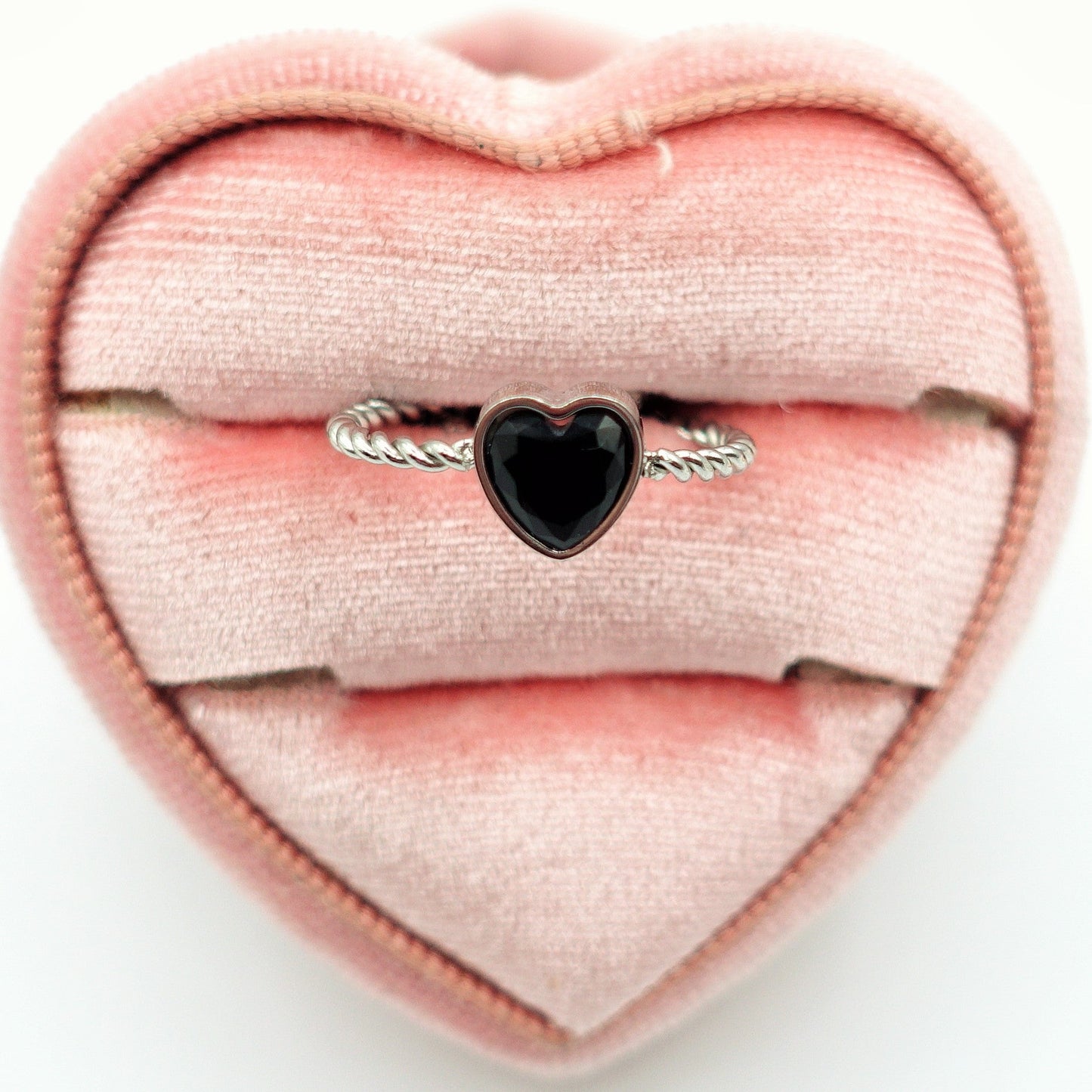 AURORA -ACCIAIO INOSSIDABILE~Anello con zirconi cubici a forma di cuore