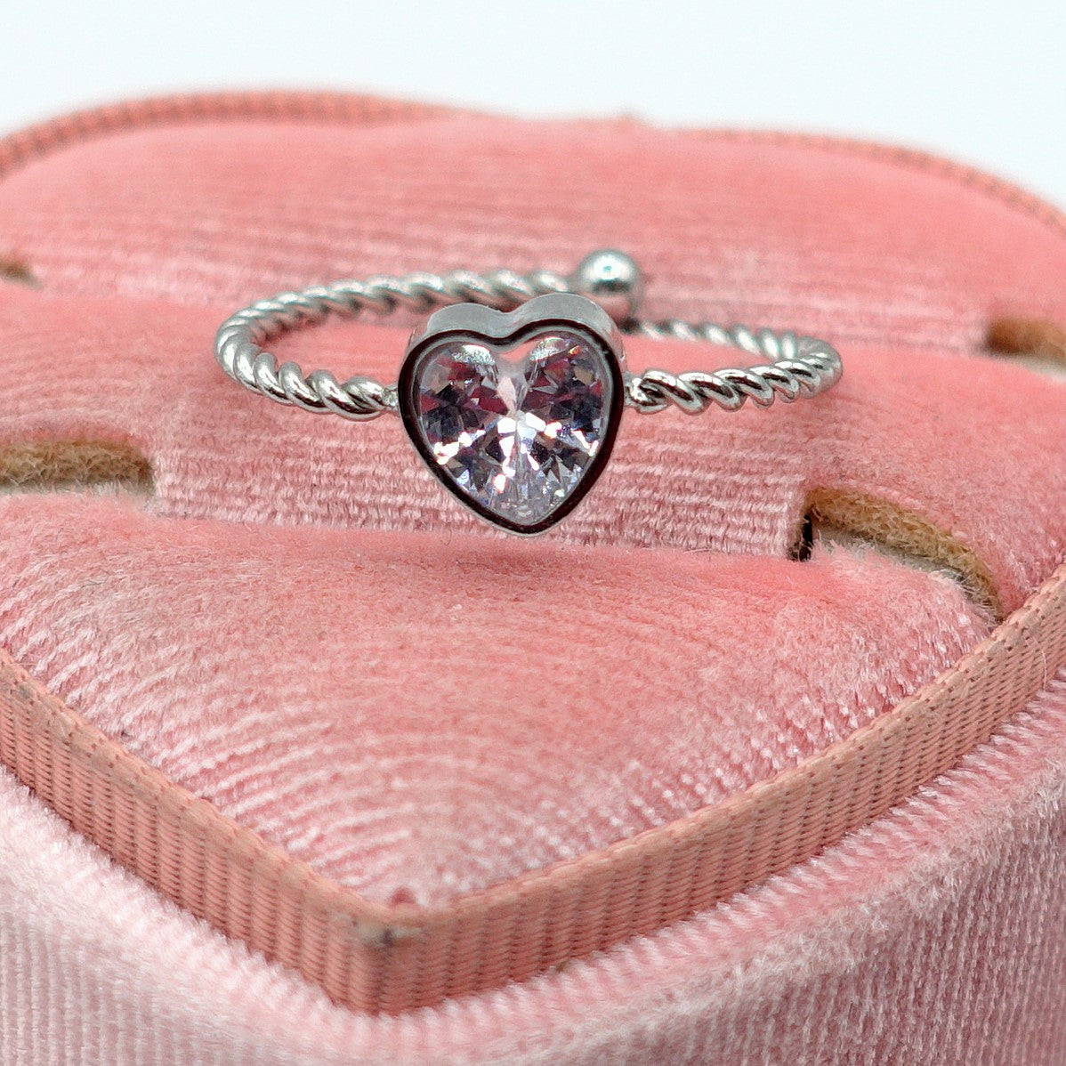 AURORA -ACCIAIO INOSSIDABILE~Anello con zirconi cubici a forma di cuore