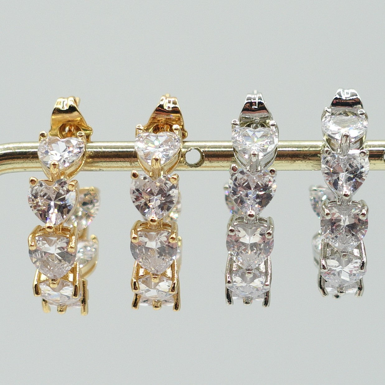 CAMILLE - CHERIE COLLECTION - Orecchini a cerchio con cubic zirconia a forma di cuore