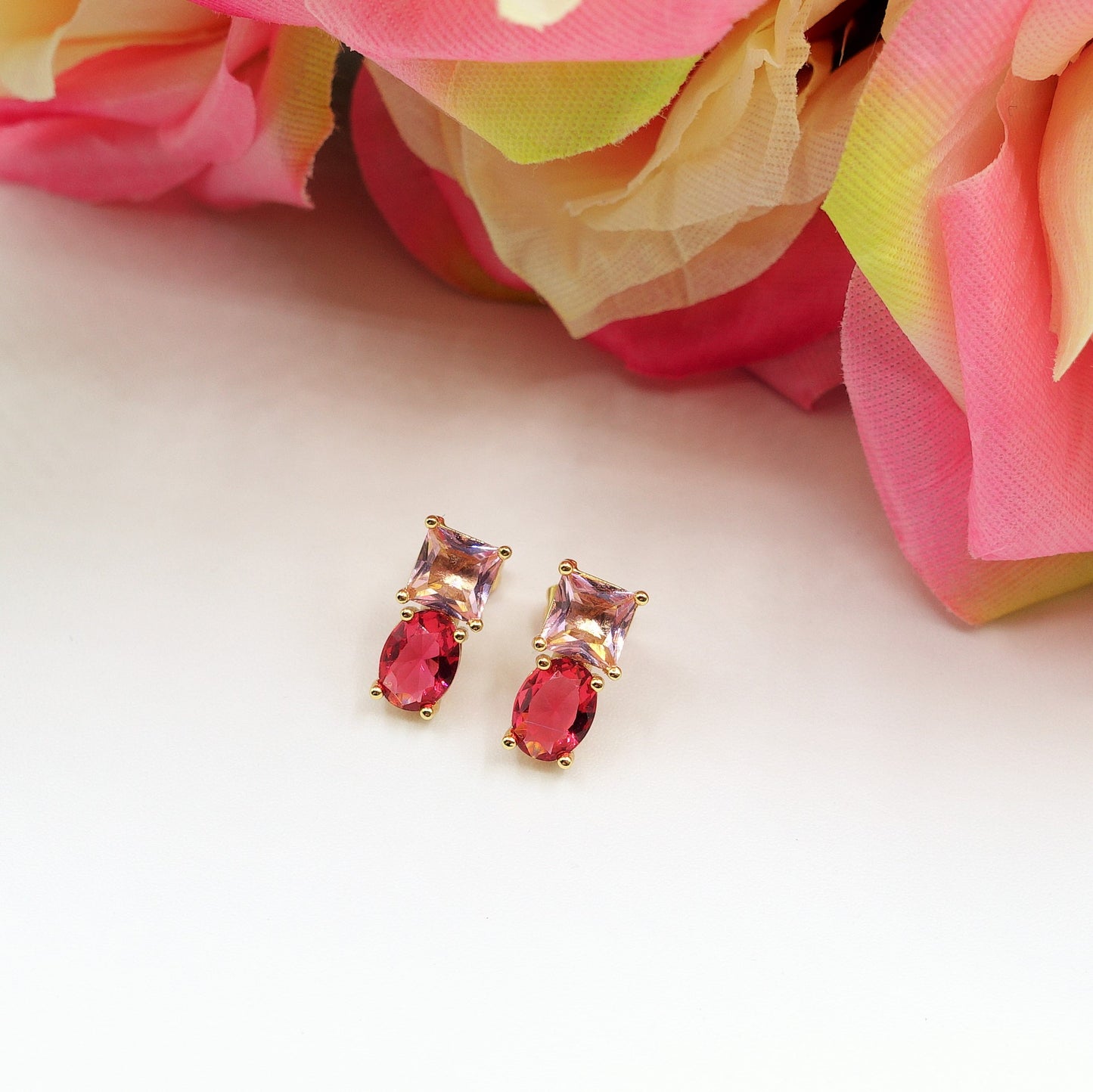 CHARIS tiny - Orecchini bottone con Cubic Zirconia RAINBOW