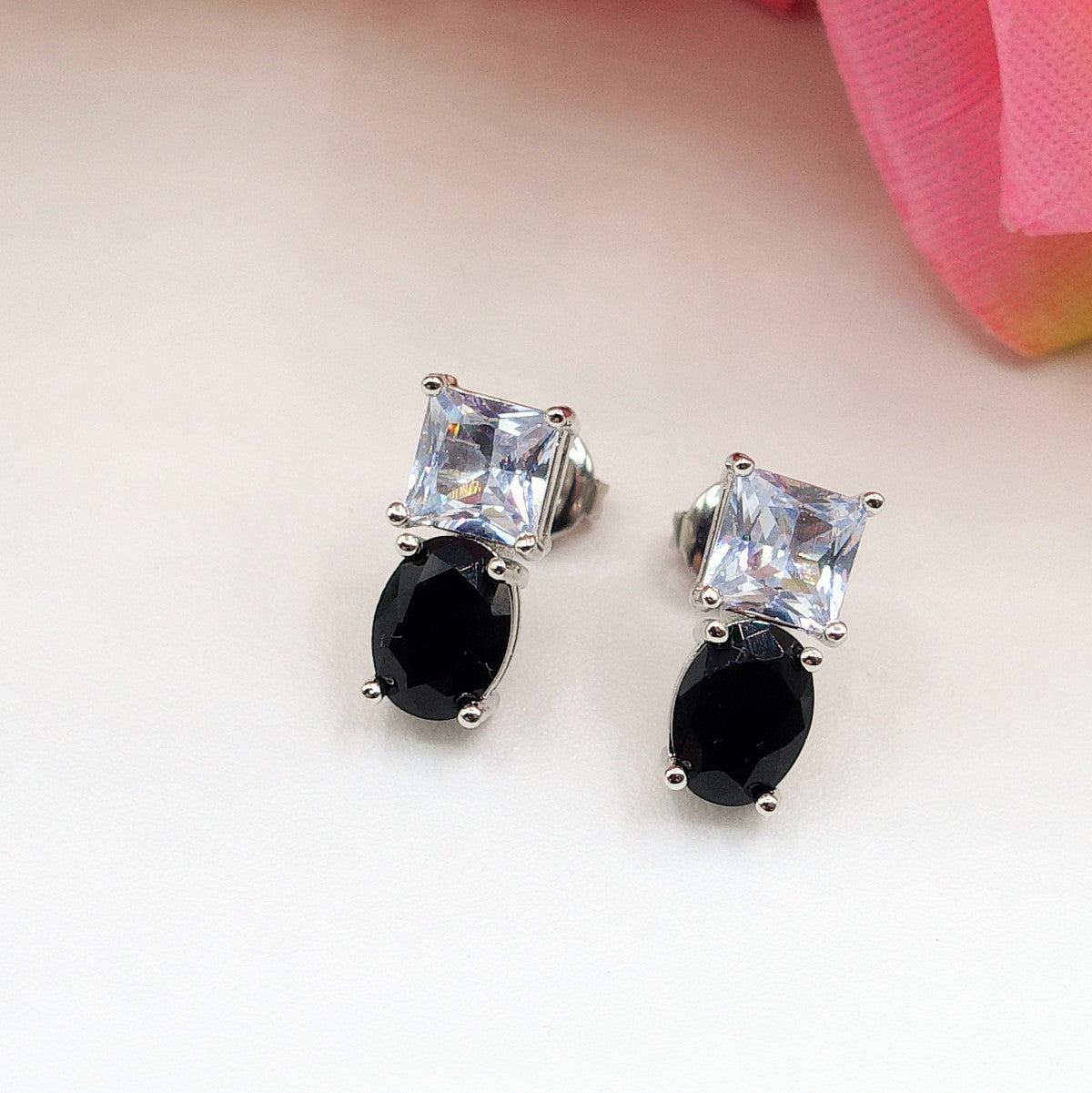 CHARIS tiny - Orecchini bottone con Cubic Zirconia RAINBOW