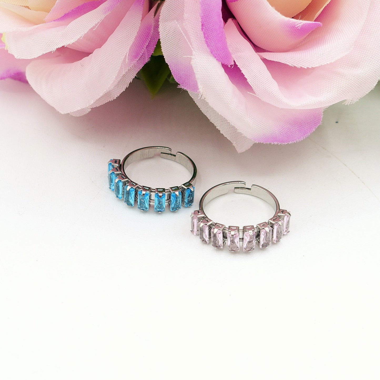 JULIANNE ~ Anello regolabile in ACCIAIO INOSSIDABILE con CUBIC ZIRCONIA taglio baguette