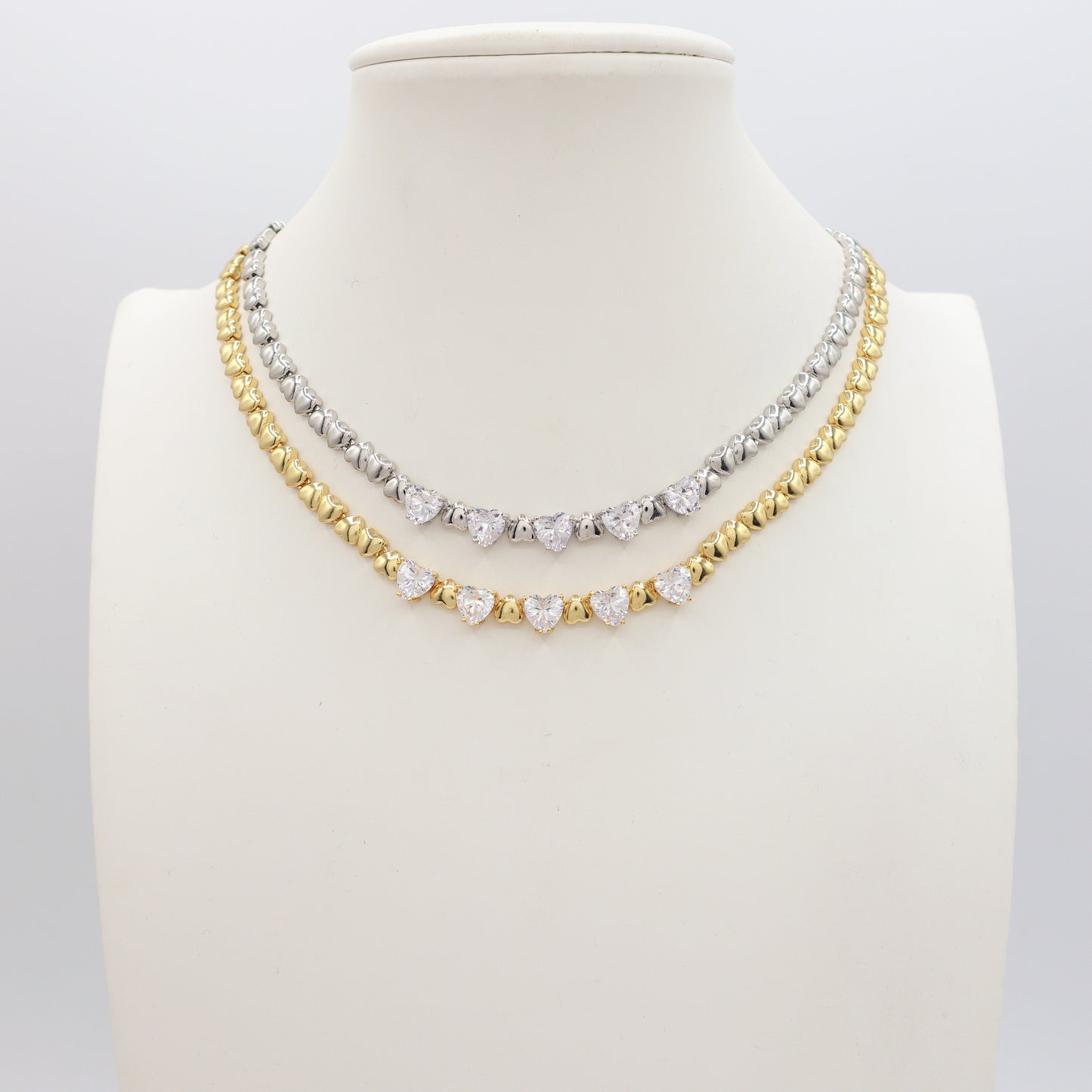 CLAIRE - Collier Tennis - Collana con cuoricini bombè e Cubic Zirconia a forma di cuore