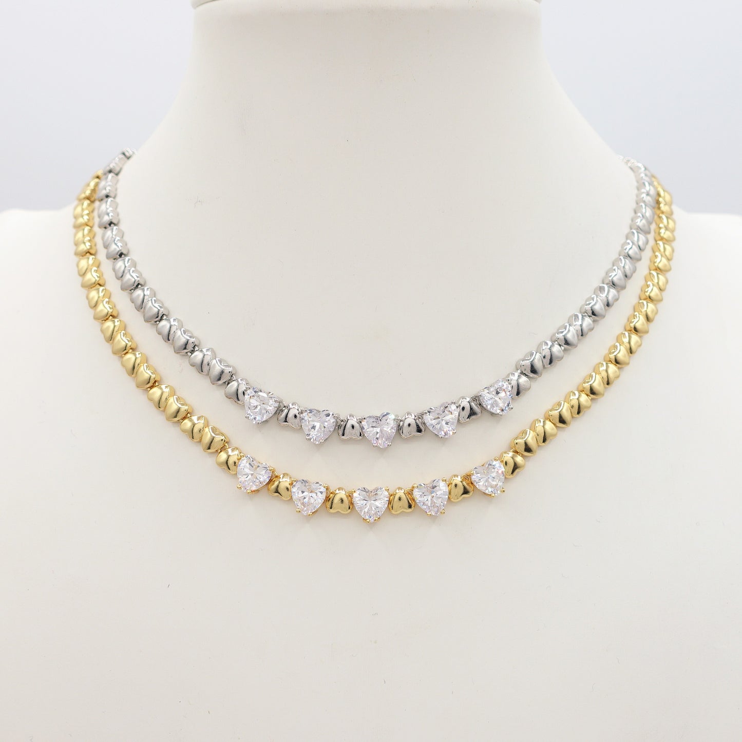 CLAIRE - Collier Tennis - Collana con cuoricini bombè e Cubic Zirconia a forma di cuore