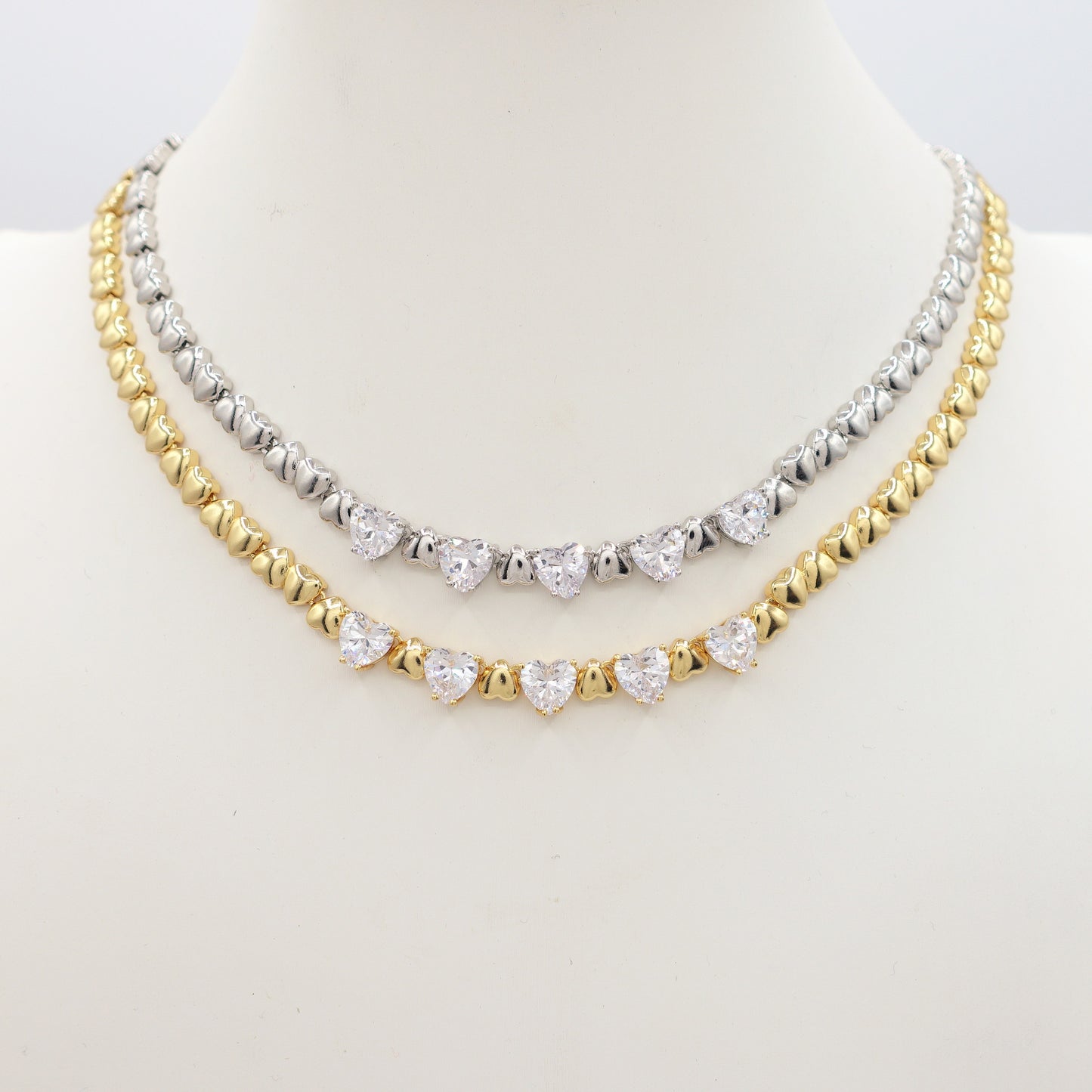 CLAIRE - Collier Tennis - Collana con cuoricini bombè e Cubic Zirconia a forma di cuore