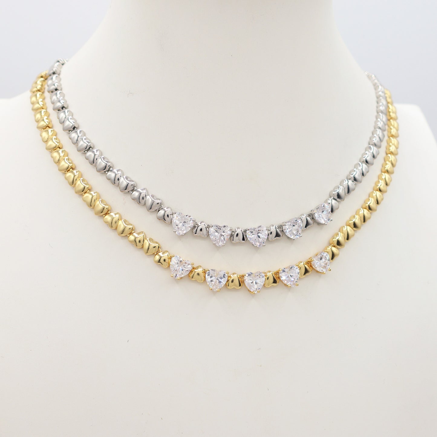 CLAIRE - Collier Tennis - Collana con cuoricini bombè e Cubic Zirconia a forma di cuore