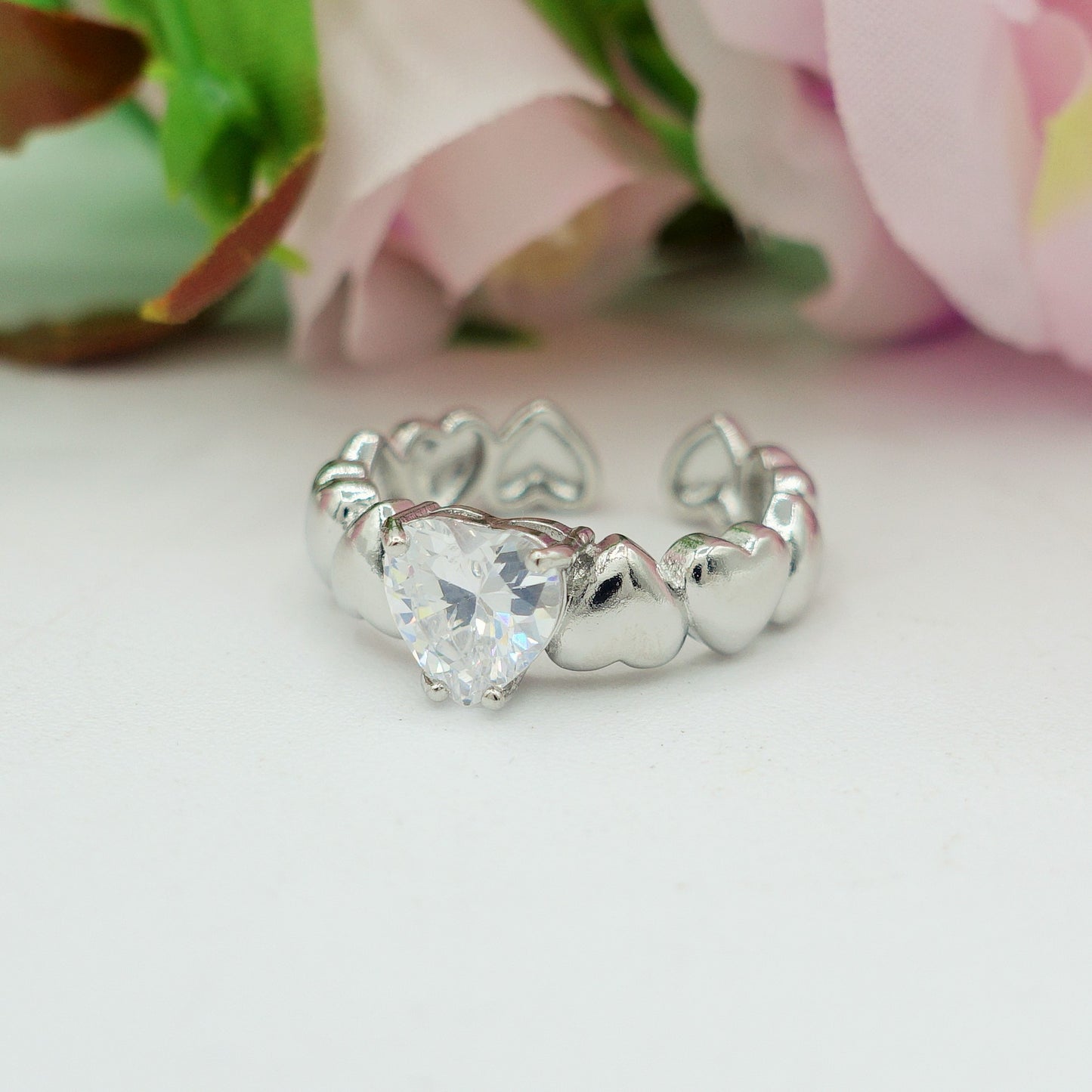 CLAIRE - Anello con cuoricini bombè e Cubic Zirconia a forma di cuore