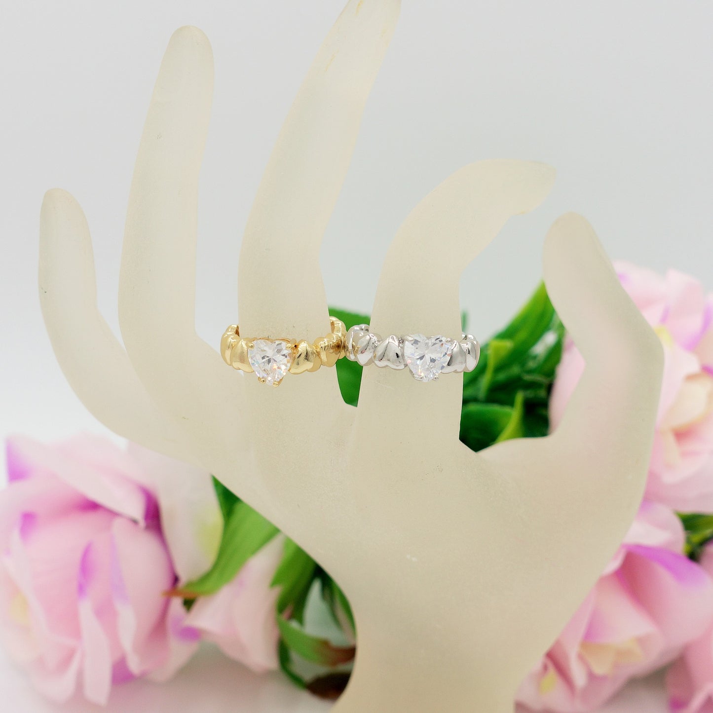 CLAIRE - Anello con cuoricini bombè e Cubic Zirconia a forma di cuore