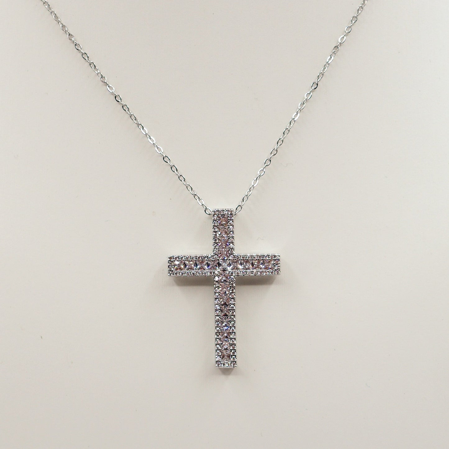 CROSS - ACCIAIO INOSSIDABILE- collana con pendente croce in cubic zirconia