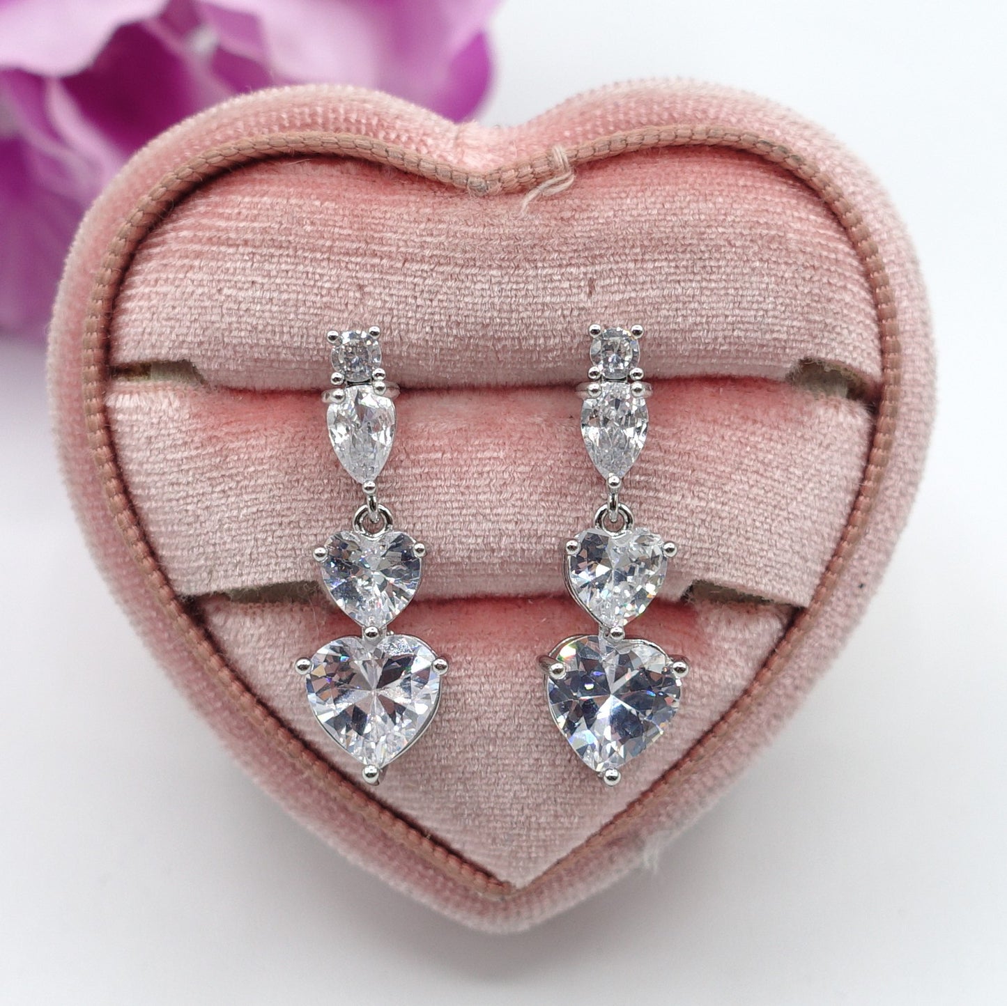 CHERIE - tiny - Orecchini pendenti in cubic zirconia a forma di cuore