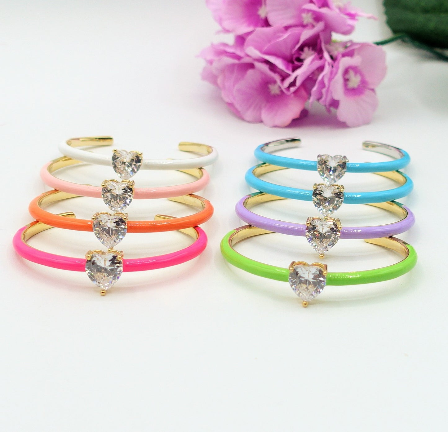 CHERIE FLUO - BRACCIALE RIGIDO SMALTATO CON CUBIC ZIRCONIA A FORMA DI CUORE