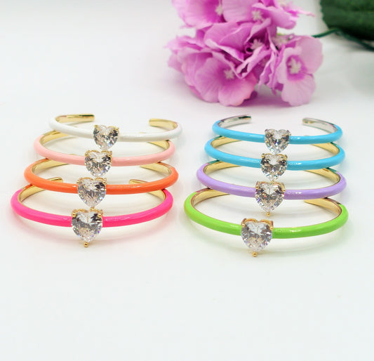 CHERIE FLUO - BRACCIALE RIGIDO SMALTATO CON CUBIC ZIRCONIA A FORMA DI CUORE