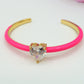 CHERIE FLUO - BRACCIALE RIGIDO SMALTATO CON CUBIC ZIRCONIA A FORMA DI CUORE