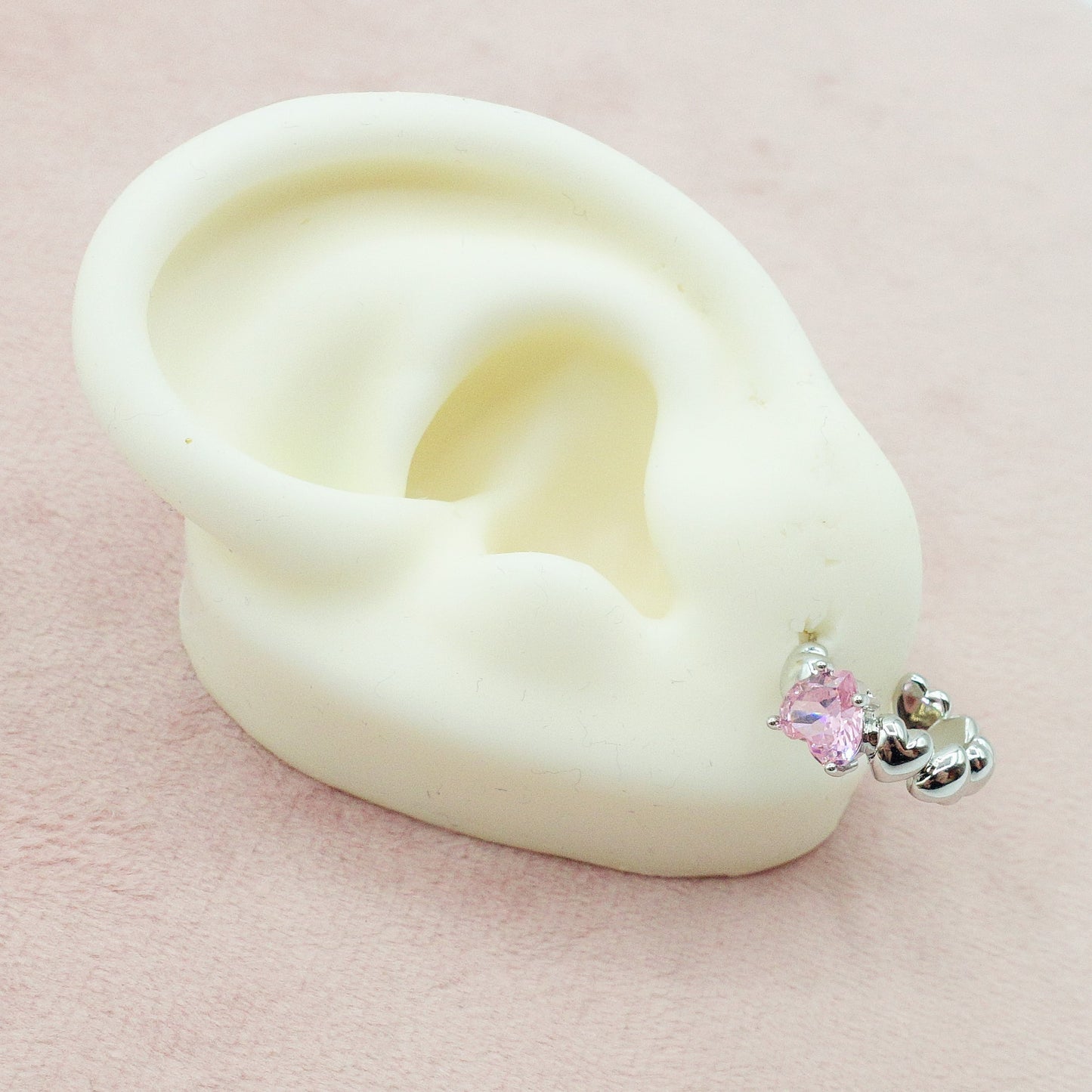 CLAIRE MINI hoops - Orecchini a cerchio con cuoricini bombè e Cubic Zirconia a forma di cuore