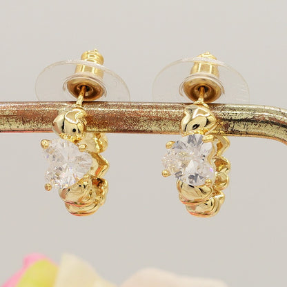 CLAIRE MINI hoops - Orecchini a cerchio con cuoricini bombè e Cubic Zirconia a forma di cuore