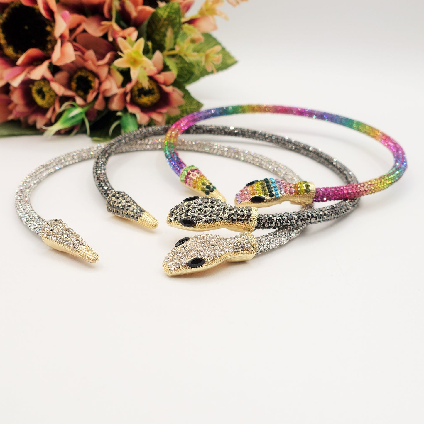 KAA CHOKER ~ Girocollo snodato a serpente con cubic zirconia