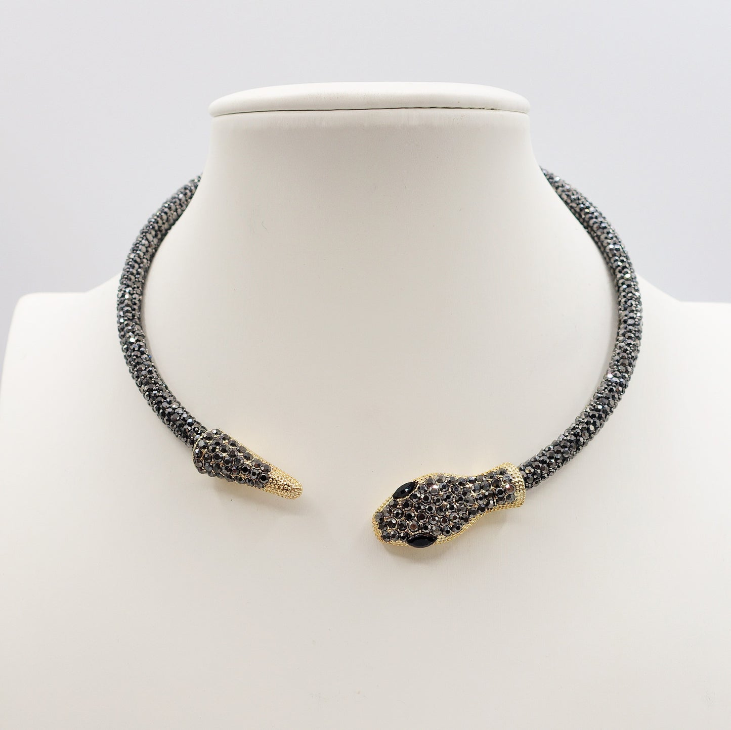 KAA CHOKER ~ Girocollo snodato a serpente con cubic zirconia