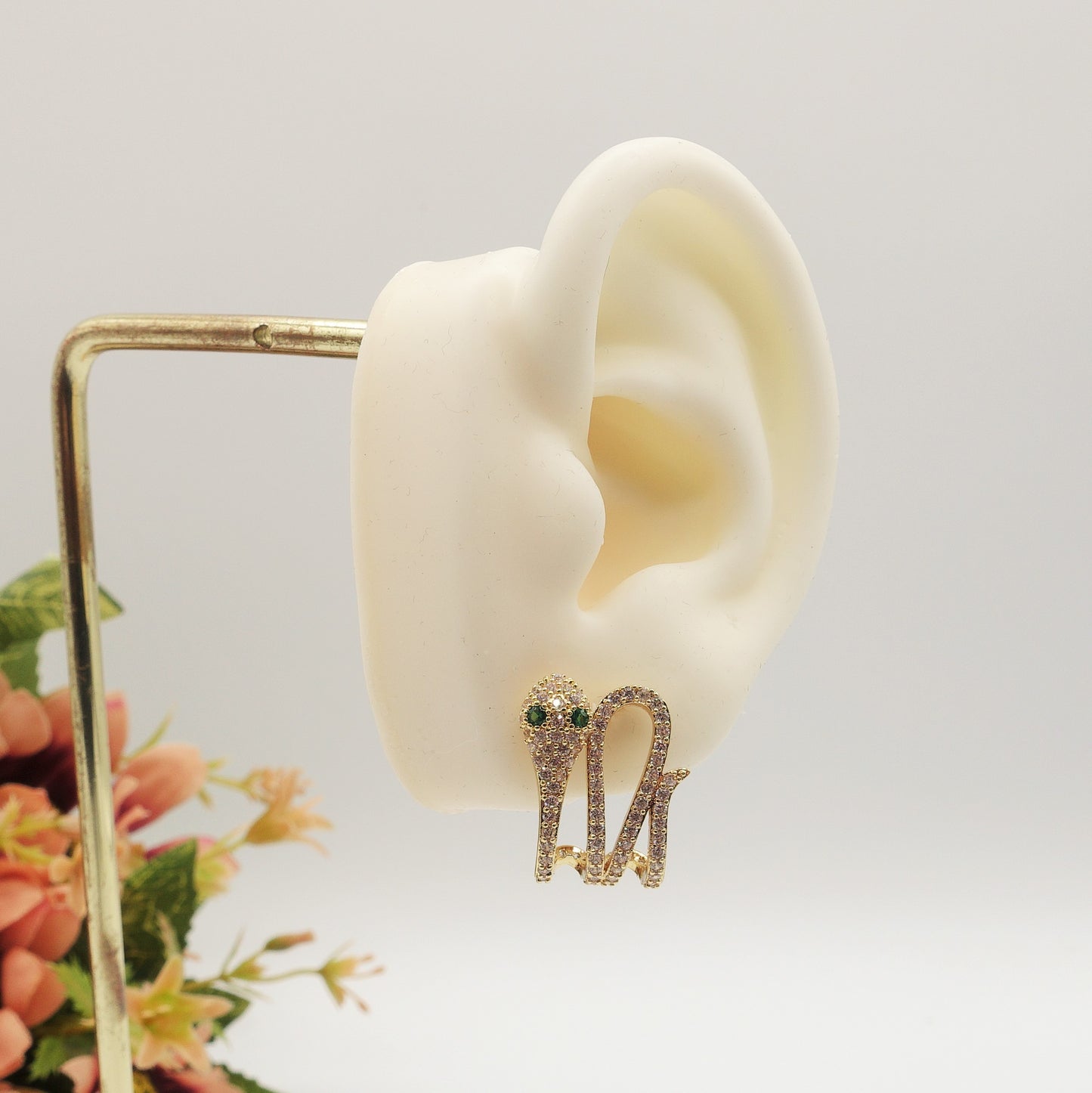 BETTY ~ orecchini bottone a serpente con cubic zirconia